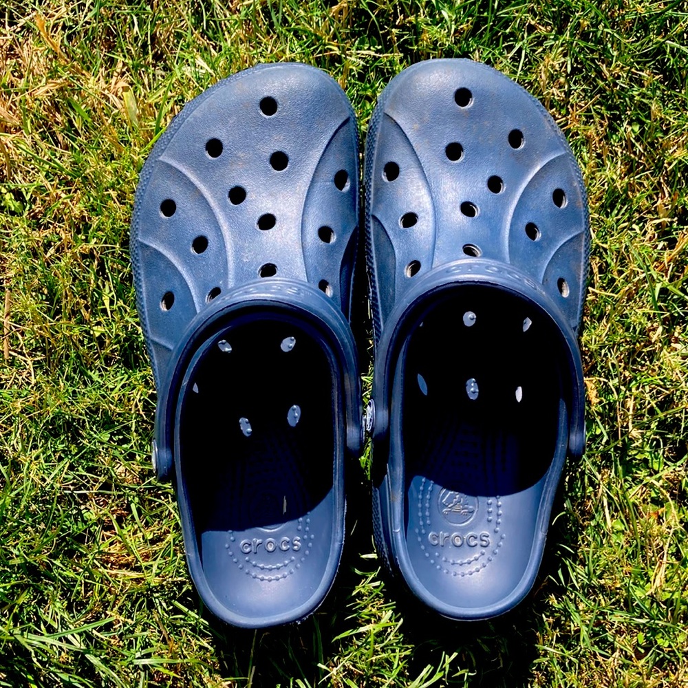 Size 9 woman’s Crocs